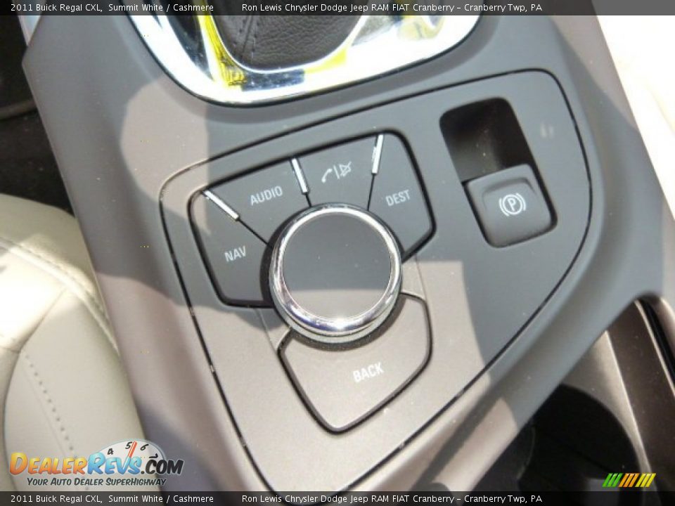 2011 Buick Regal CXL Summit White / Cashmere Photo #17