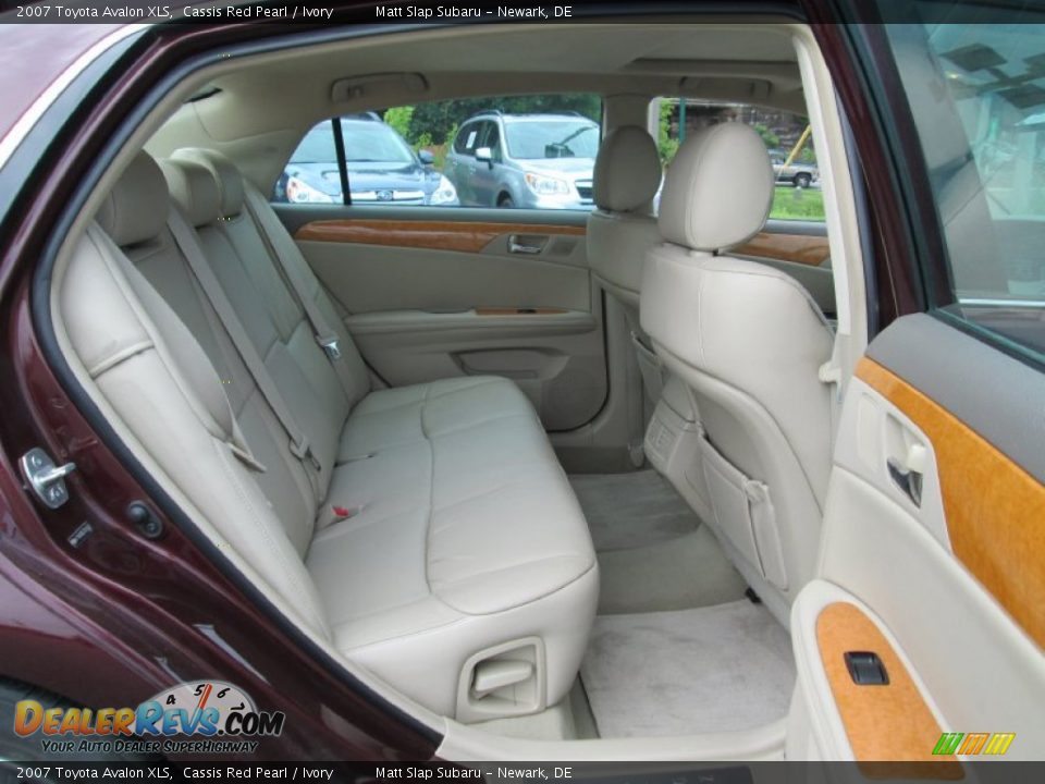 Rear Seat of 2007 Toyota Avalon XLS Photo #18
