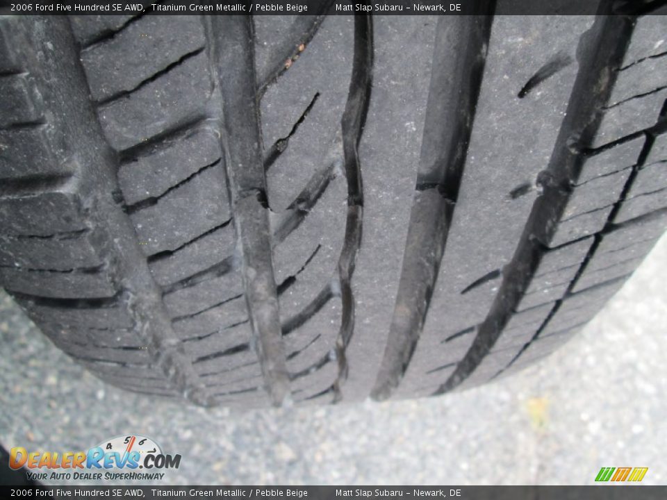2006 Ford Five Hundred SE AWD Titanium Green Metallic / Pebble Beige Photo #22