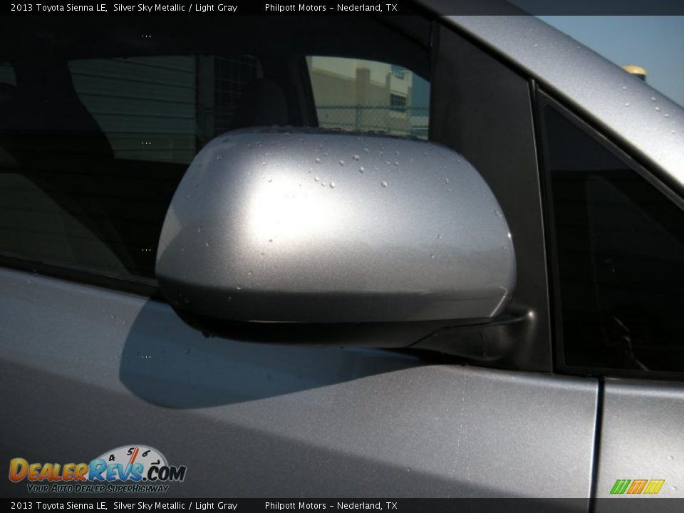 2013 Toyota Sienna LE Silver Sky Metallic / Light Gray Photo #14