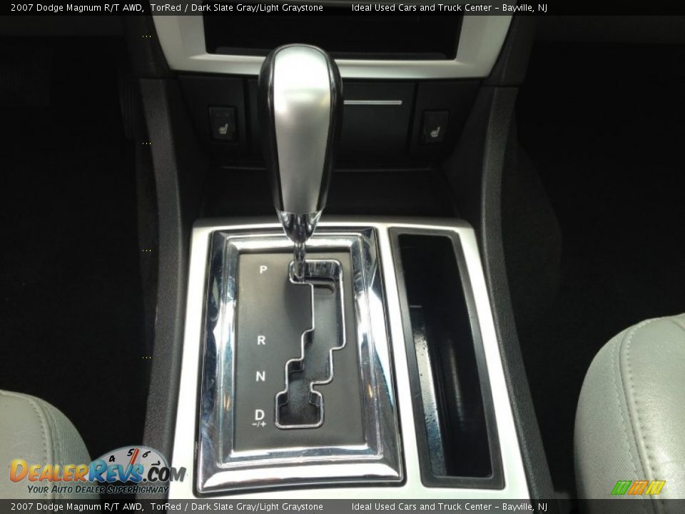 2007 Dodge Magnum R/T AWD Shifter Photo #24