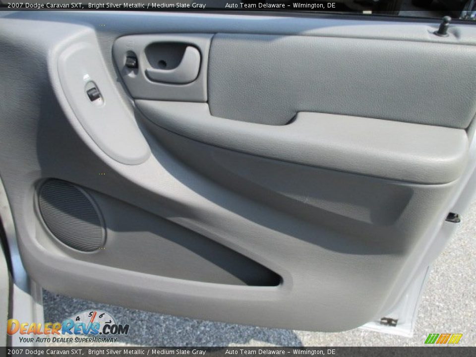 Door Panel of 2007 Dodge Caravan SXT Photo #25