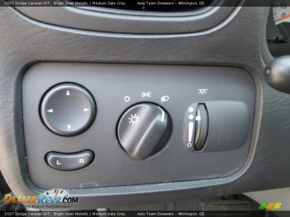 Controls of 2007 Dodge Caravan SXT Photo #28