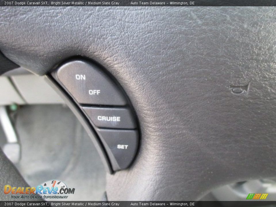 Controls of 2007 Dodge Caravan SXT Photo #29