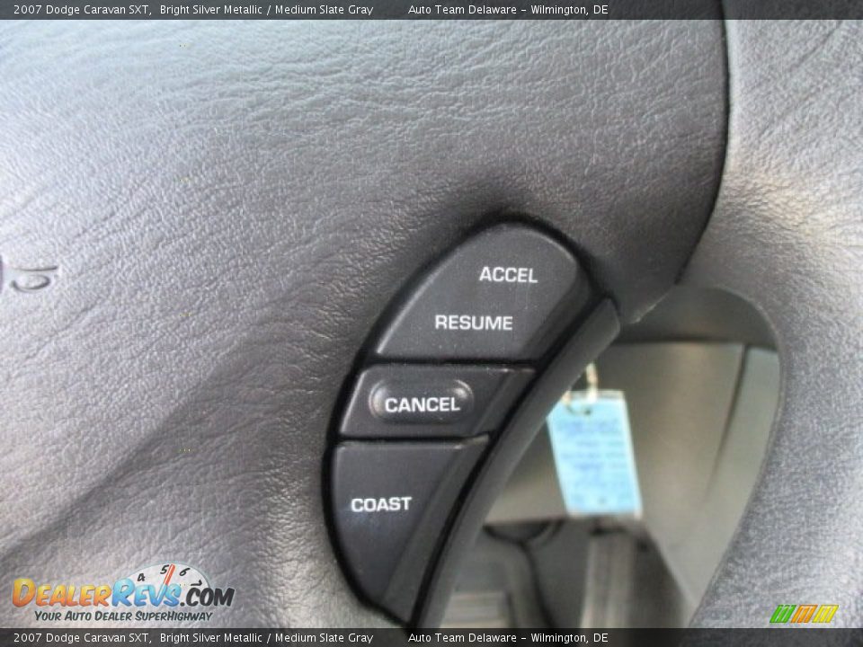 Controls of 2007 Dodge Caravan SXT Photo #30