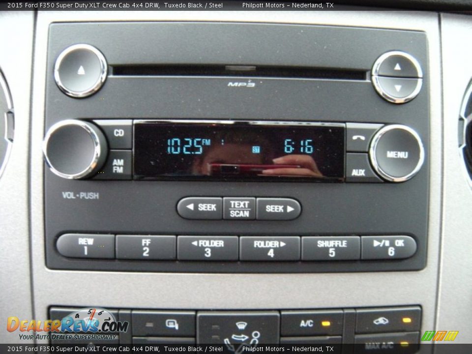 Controls of 2015 Ford F350 Super Duty XLT Crew Cab 4x4 DRW Photo #30