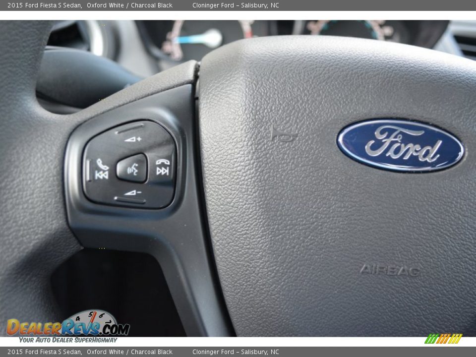 2015 Ford Fiesta S Sedan Oxford White / Charcoal Black Photo #18