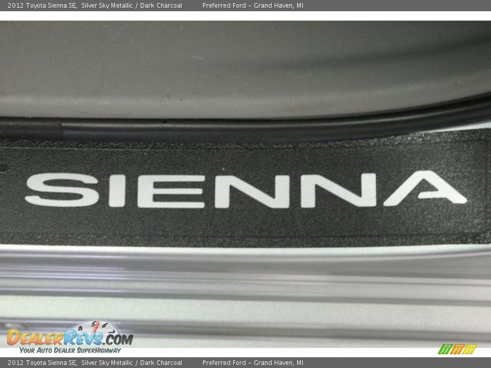 2012 Toyota Sienna SE Silver Sky Metallic / Dark Charcoal Photo #13