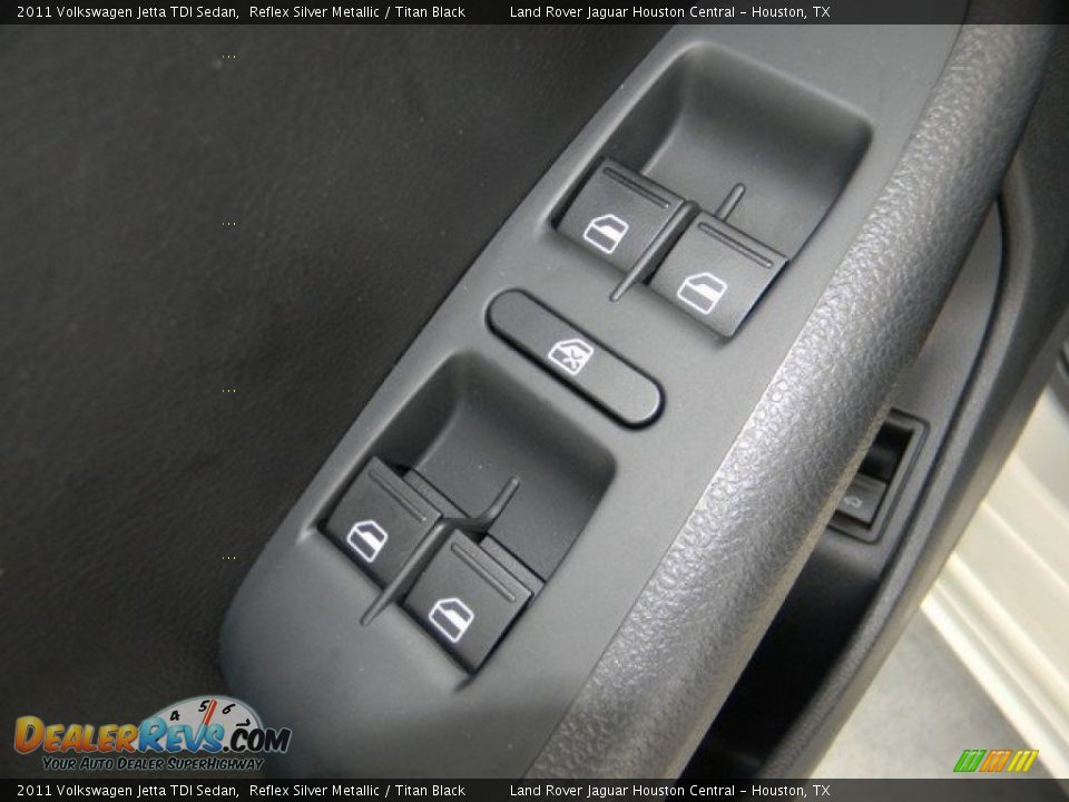 2011 Volkswagen Jetta TDI Sedan Reflex Silver Metallic / Titan Black Photo #25