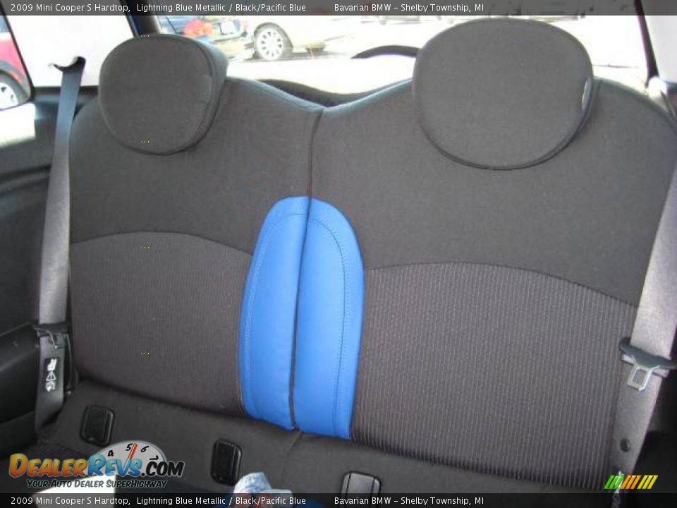 2009 Mini Cooper S Hardtop Lightning Blue Metallic / Black/Pacific Blue Photo #11