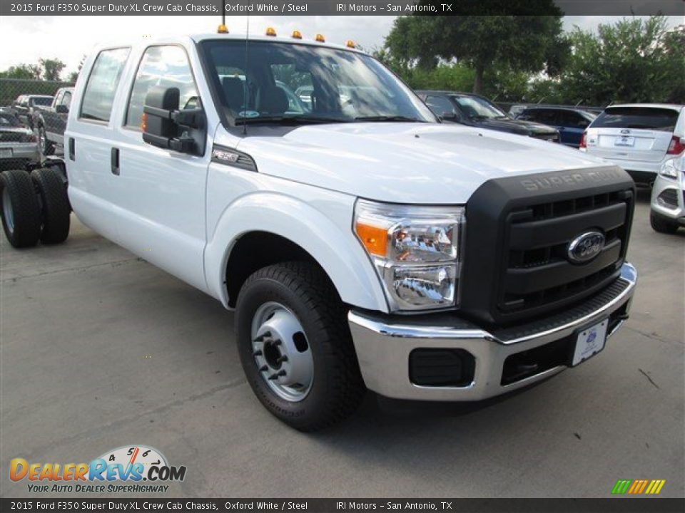 2015 Ford F350 Super Duty XL Crew Cab Chassis Oxford White / Steel Photo #1