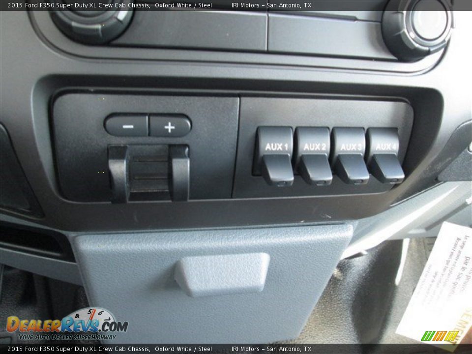 Controls of 2015 Ford F350 Super Duty XL Crew Cab Chassis Photo #10