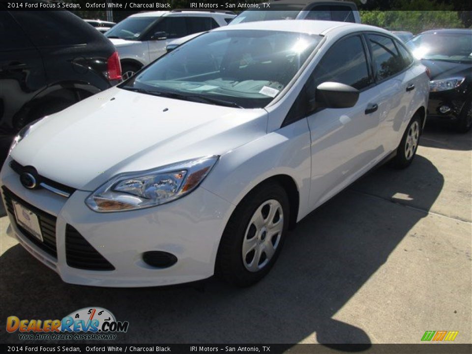 2014 Ford Focus S Sedan Oxford White / Charcoal Black Photo #2