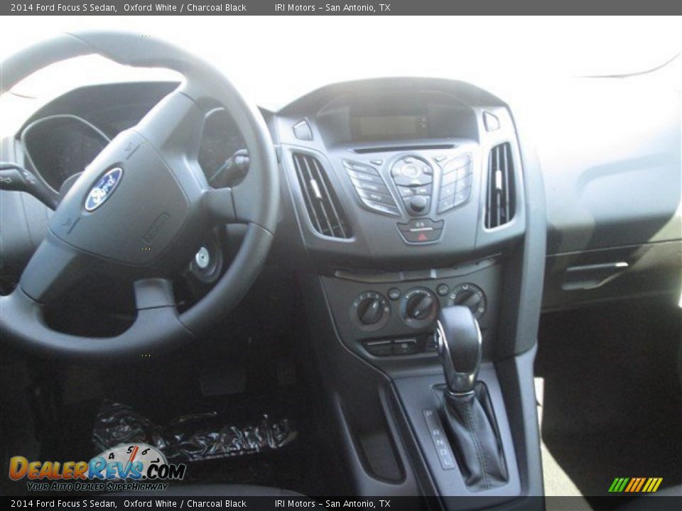 2014 Ford Focus S Sedan Oxford White / Charcoal Black Photo #8