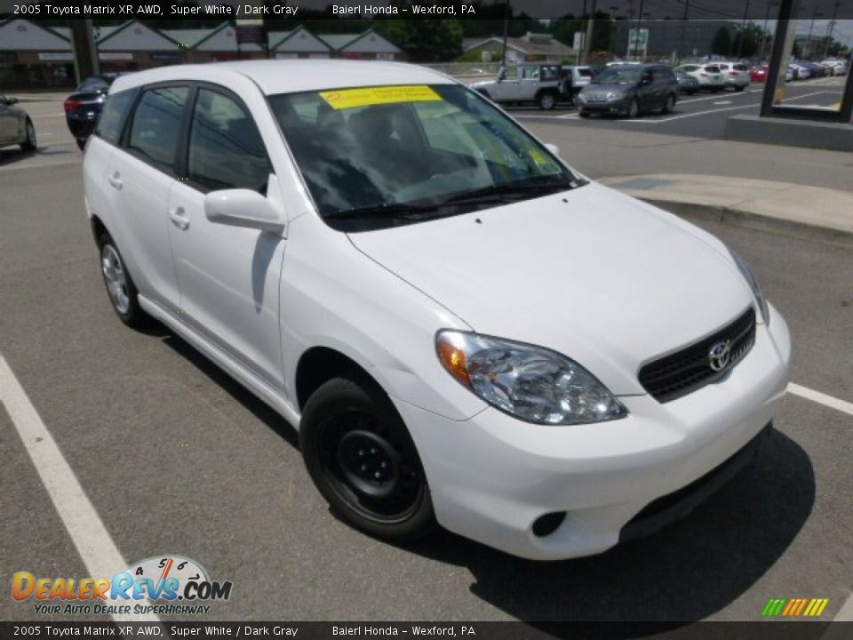 Front 3/4 View of 2005 Toyota Matrix XR AWD Photo #1