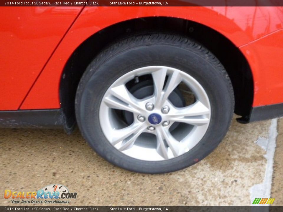 2014 Ford Focus SE Sedan Race Red / Charcoal Black Photo #9