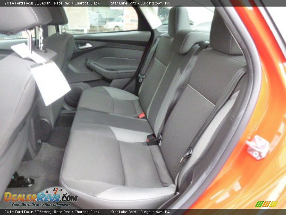 2014 Ford Focus SE Sedan Race Red / Charcoal Black Photo #12