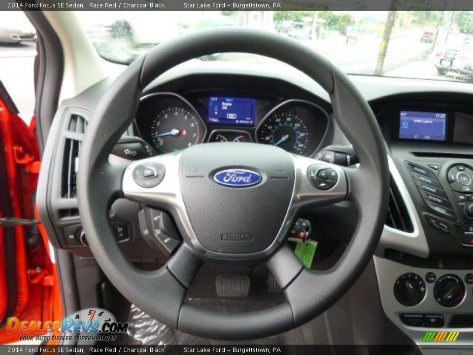 2014 Ford Focus SE Sedan Race Red / Charcoal Black Photo #18