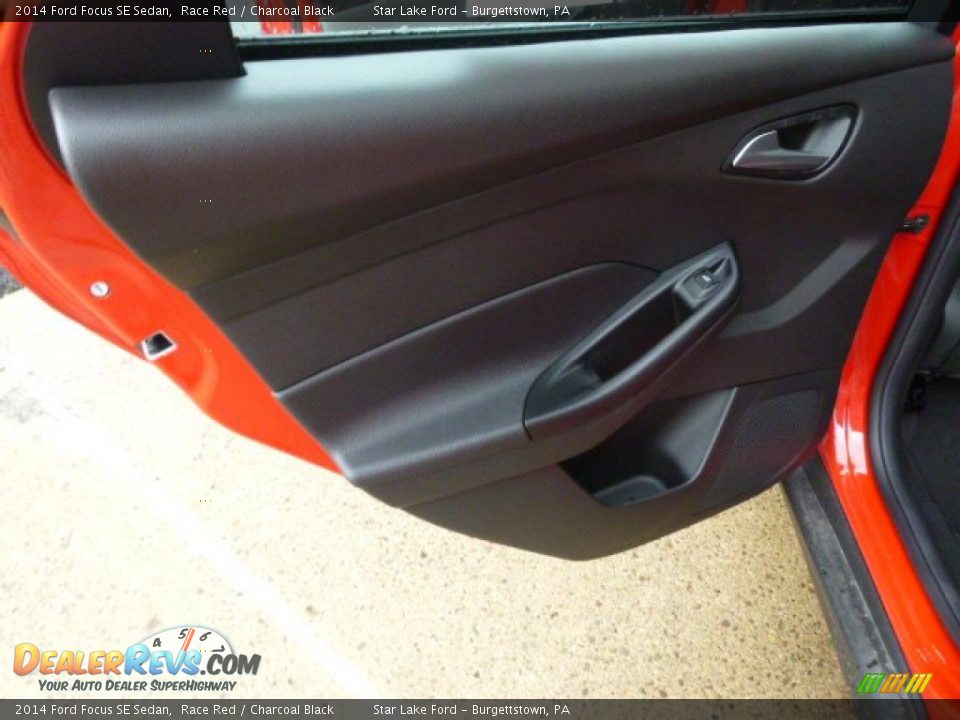 2014 Ford Focus SE Sedan Race Red / Charcoal Black Photo #13