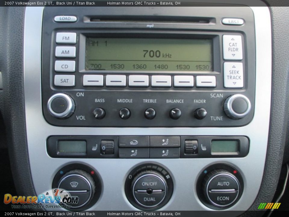 Controls of 2007 Volkswagen Eos 2.0T Photo #7