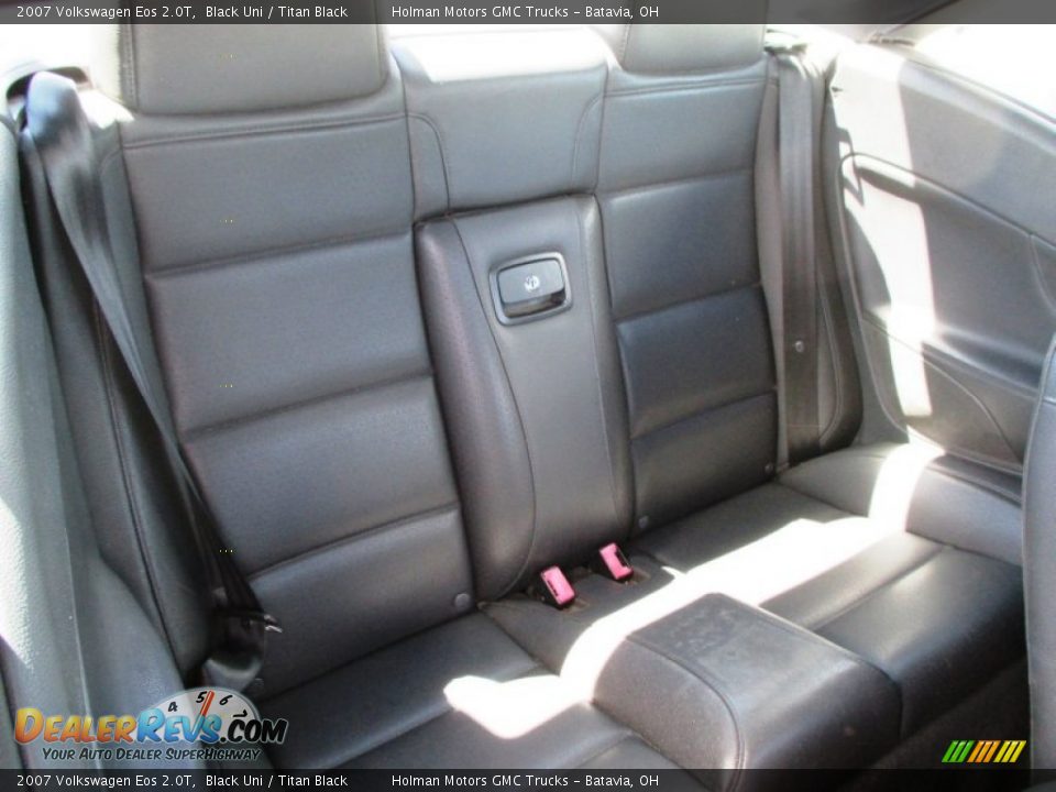 2007 Volkswagen Eos 2.0T Black Uni / Titan Black Photo #23