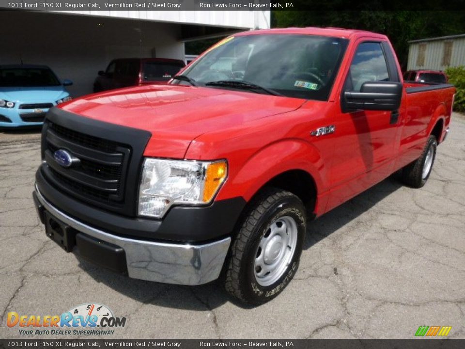 Front 3/4 View of 2013 Ford F150 XL Regular Cab Photo #4