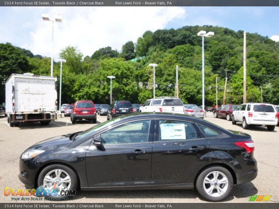 2014 Ford Focus SE Sedan Tuxedo Black / Charcoal Black Photo #5