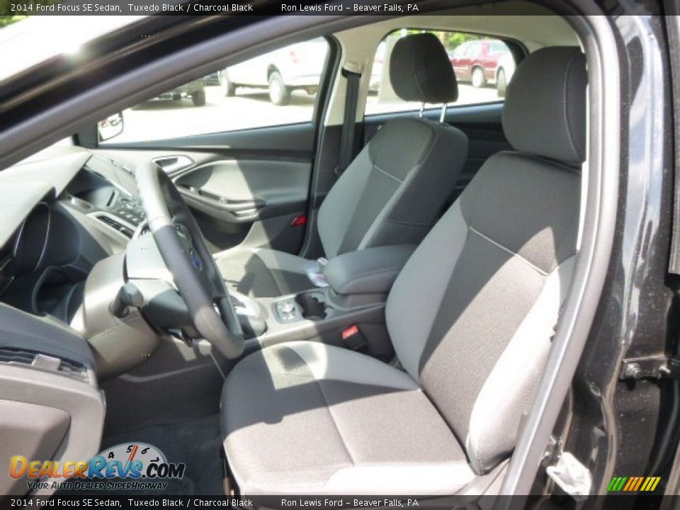 2014 Ford Focus SE Sedan Tuxedo Black / Charcoal Black Photo #10