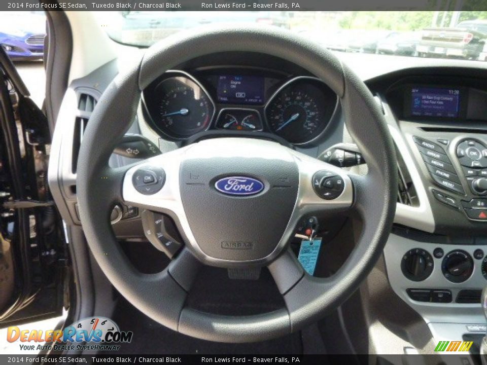 2014 Ford Focus SE Sedan Tuxedo Black / Charcoal Black Photo #19