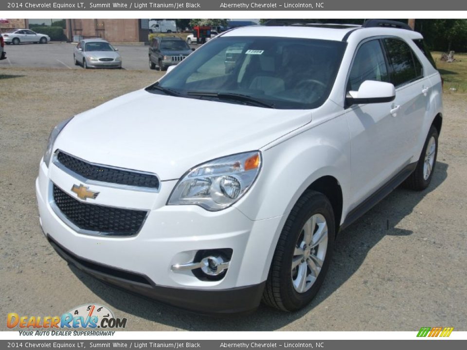 Front 3/4 View of 2014 Chevrolet Equinox LT Photo #2