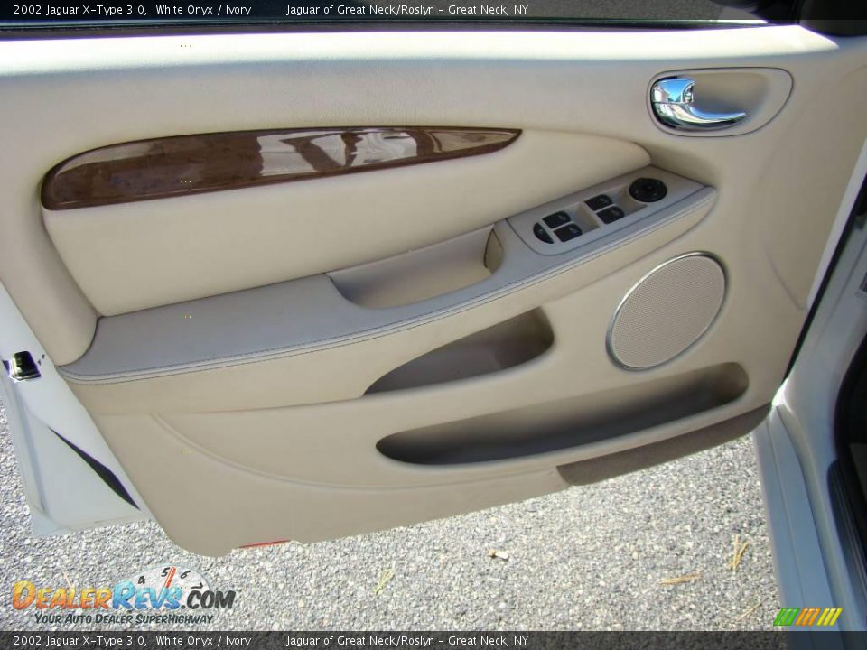 2002 Jaguar X-Type 3.0 White Onyx / Ivory Photo #10