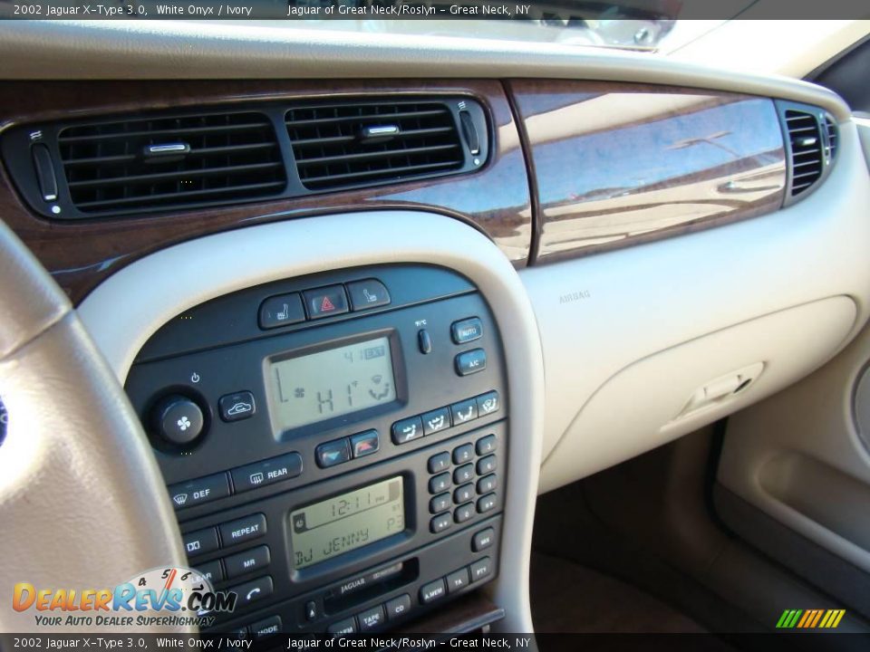 2002 Jaguar X-Type 3.0 White Onyx / Ivory Photo #15