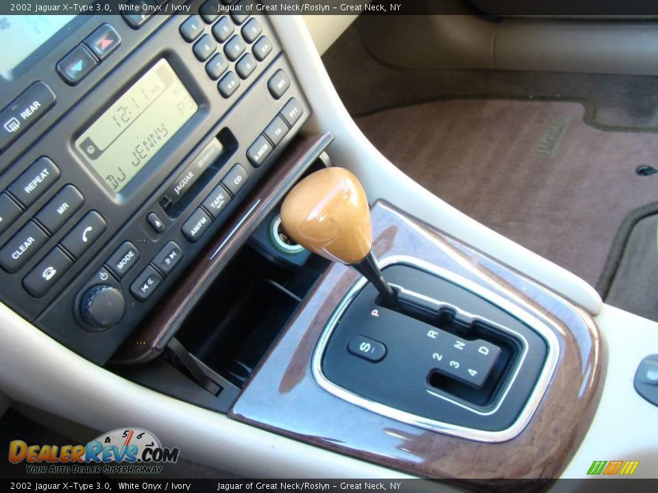 2002 Jaguar X-Type 3.0 White Onyx / Ivory Photo #17
