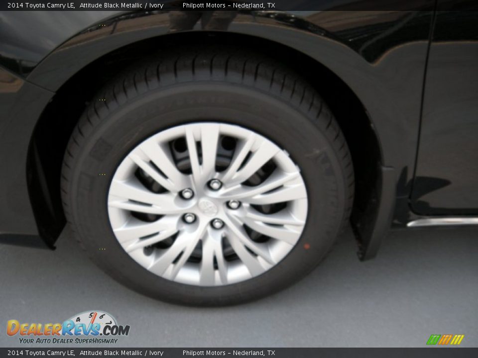 2014 Toyota Camry LE Attitude Black Metallic / Ivory Photo #11