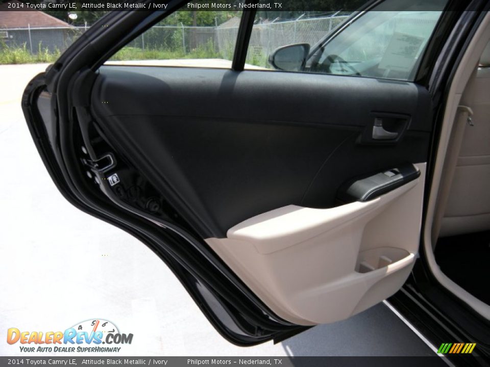 2014 Toyota Camry LE Attitude Black Metallic / Ivory Photo #16