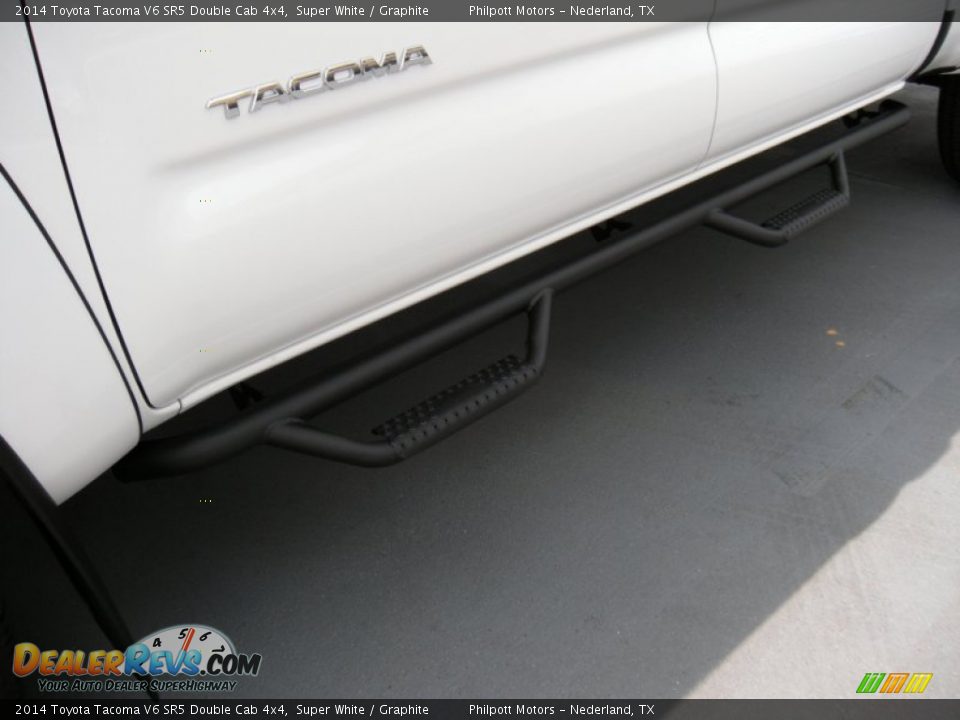 2014 Toyota Tacoma V6 SR5 Double Cab 4x4 Super White / Graphite Photo #12
