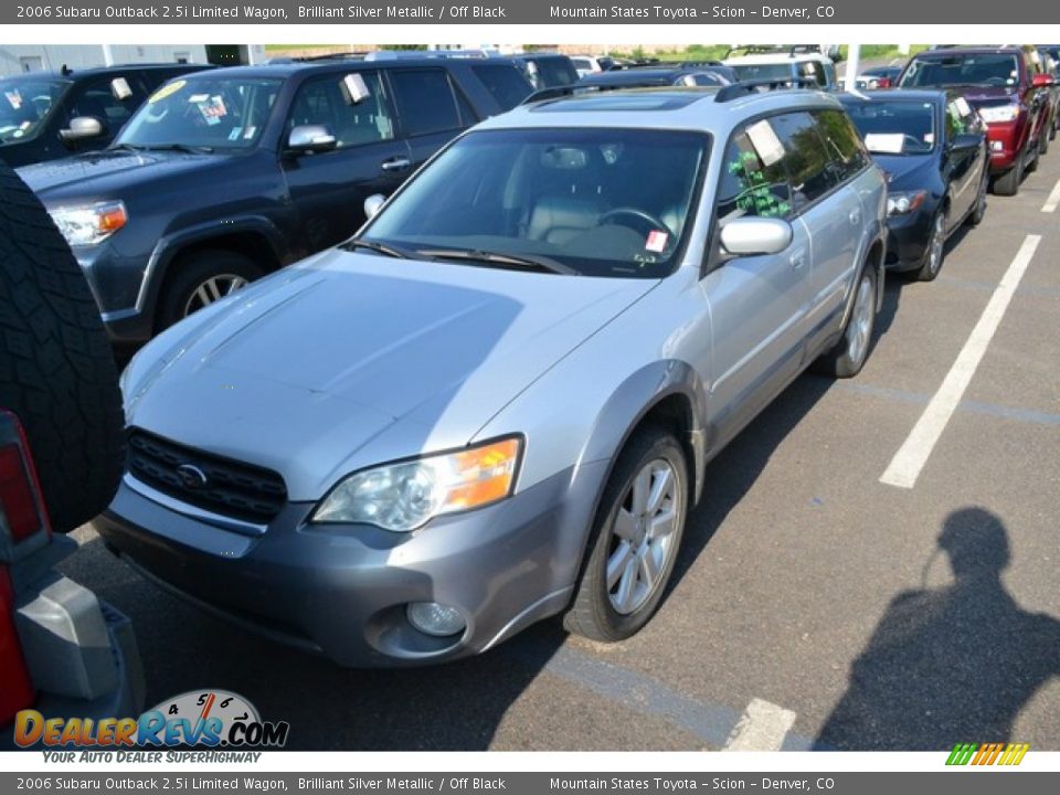 Front 3/4 View of 2006 Subaru Outback 2.5i Limited Wagon Photo #4