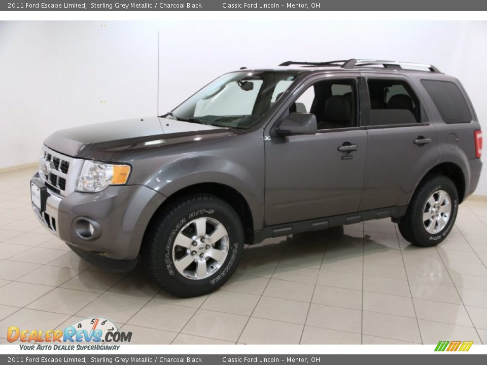 Front 3/4 View of 2011 Ford Escape Limited Photo #3