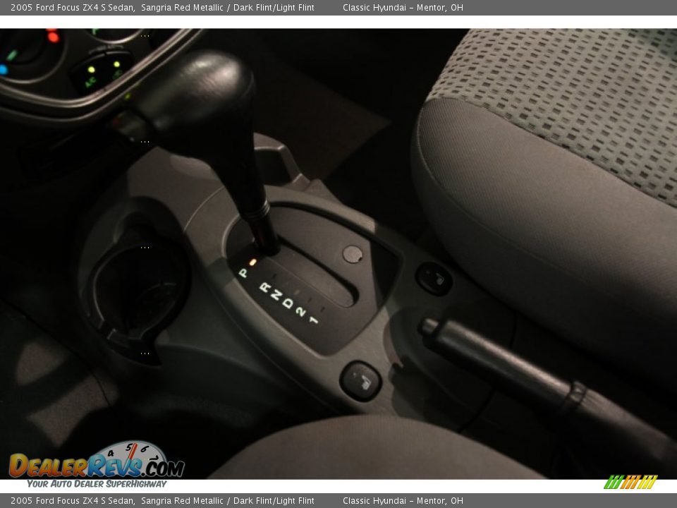 2005 Ford Focus ZX4 S Sedan Shifter Photo #8