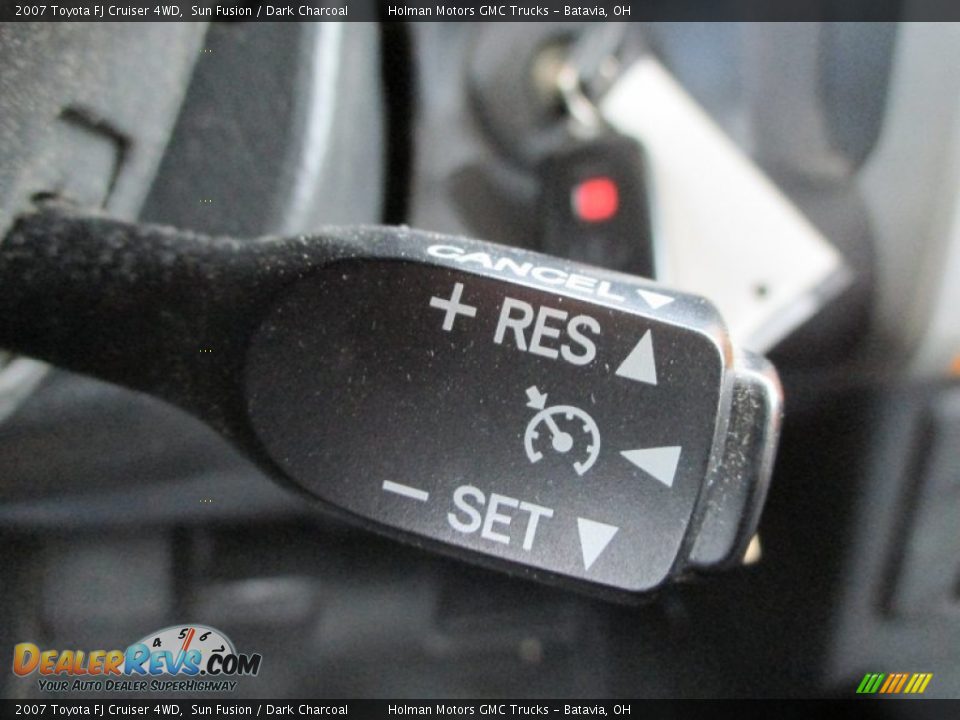 Controls of 2007 Toyota FJ Cruiser 4WD Photo #13