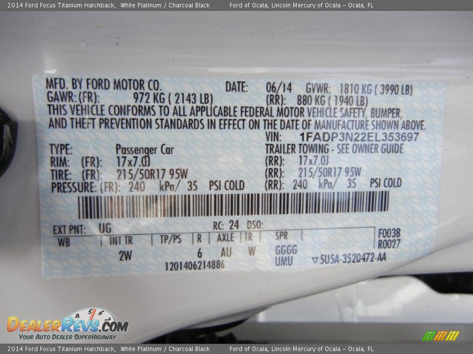 2014 Ford Focus Titanium Hatchback White Platinum / Charcoal Black Photo #13