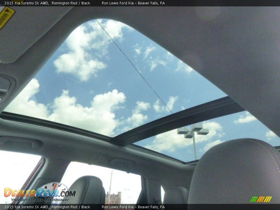 Sunroof of 2015 Kia Sorento SX AWD Photo #13