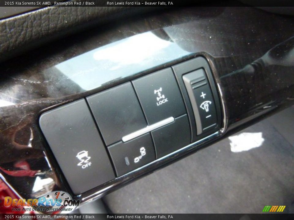Controls of 2015 Kia Sorento SX AWD Photo #14
