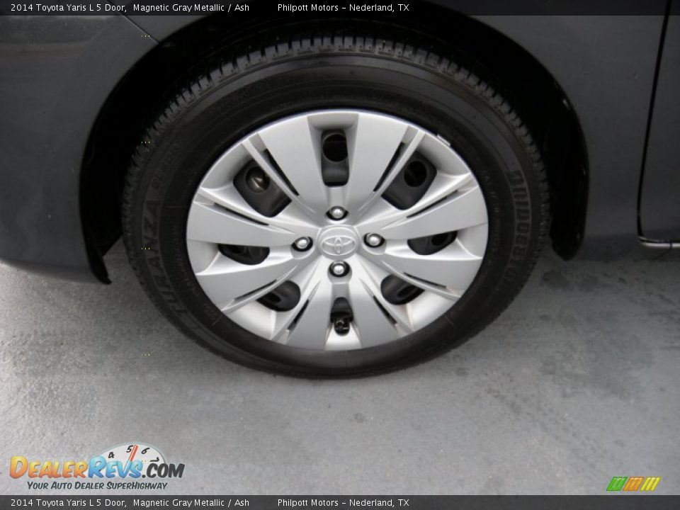 2014 Toyota Yaris L 5 Door Magnetic Gray Metallic / Ash Photo #11