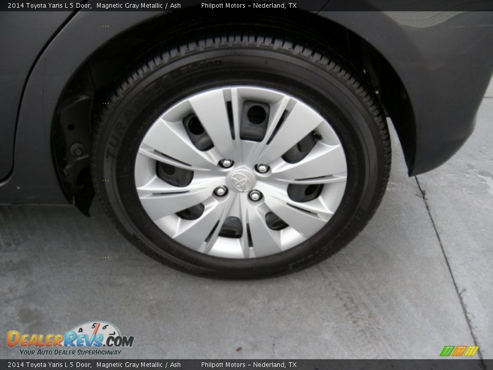 2014 Toyota Yaris L 5 Door Magnetic Gray Metallic / Ash Photo #12