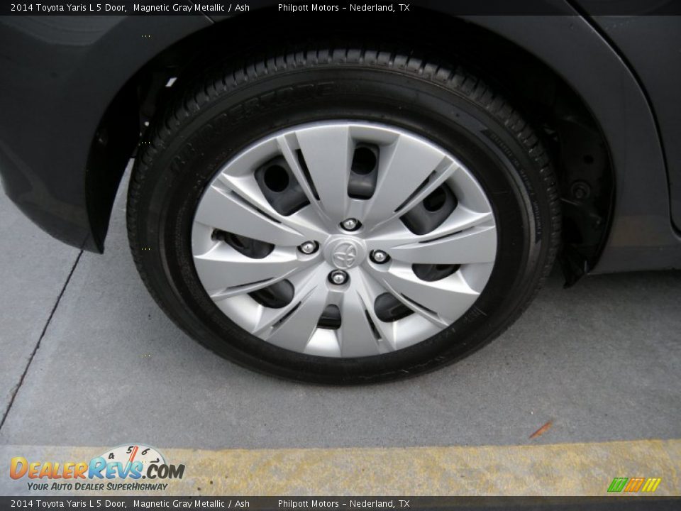 2014 Toyota Yaris L 5 Door Magnetic Gray Metallic / Ash Photo #13