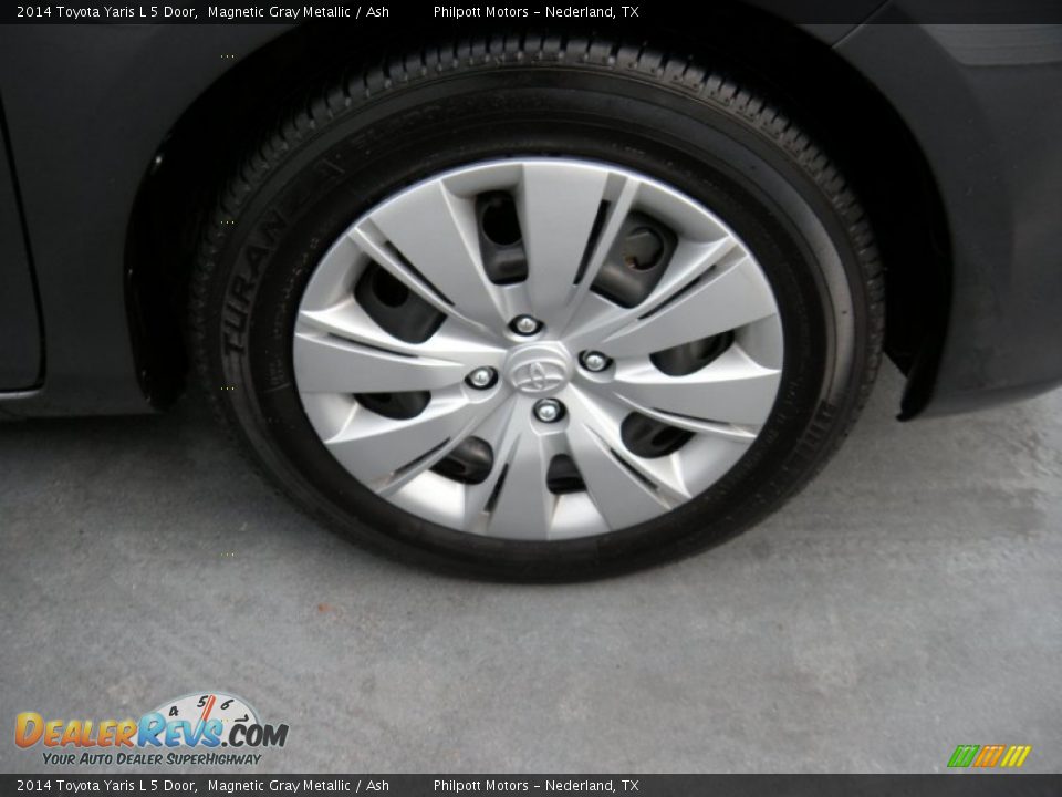 2014 Toyota Yaris L 5 Door Magnetic Gray Metallic / Ash Photo #14