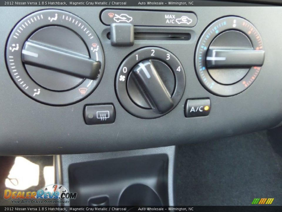 2012 Nissan Versa 1.8 S Hatchback Magnetic Gray Metallic / Charcoal Photo #18
