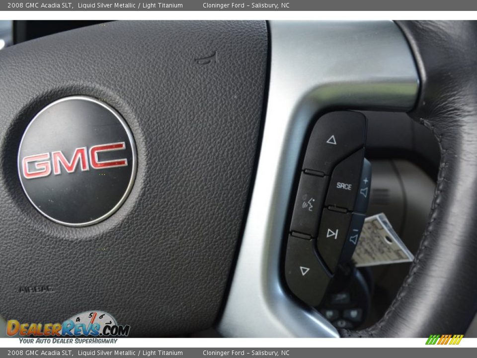 Controls of 2008 GMC Acadia SLT Photo #31
