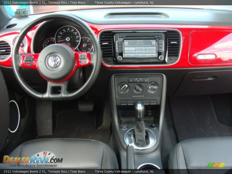 2012 Volkswagen Beetle 2.5L Tornado Red / Titan Black Photo #8
